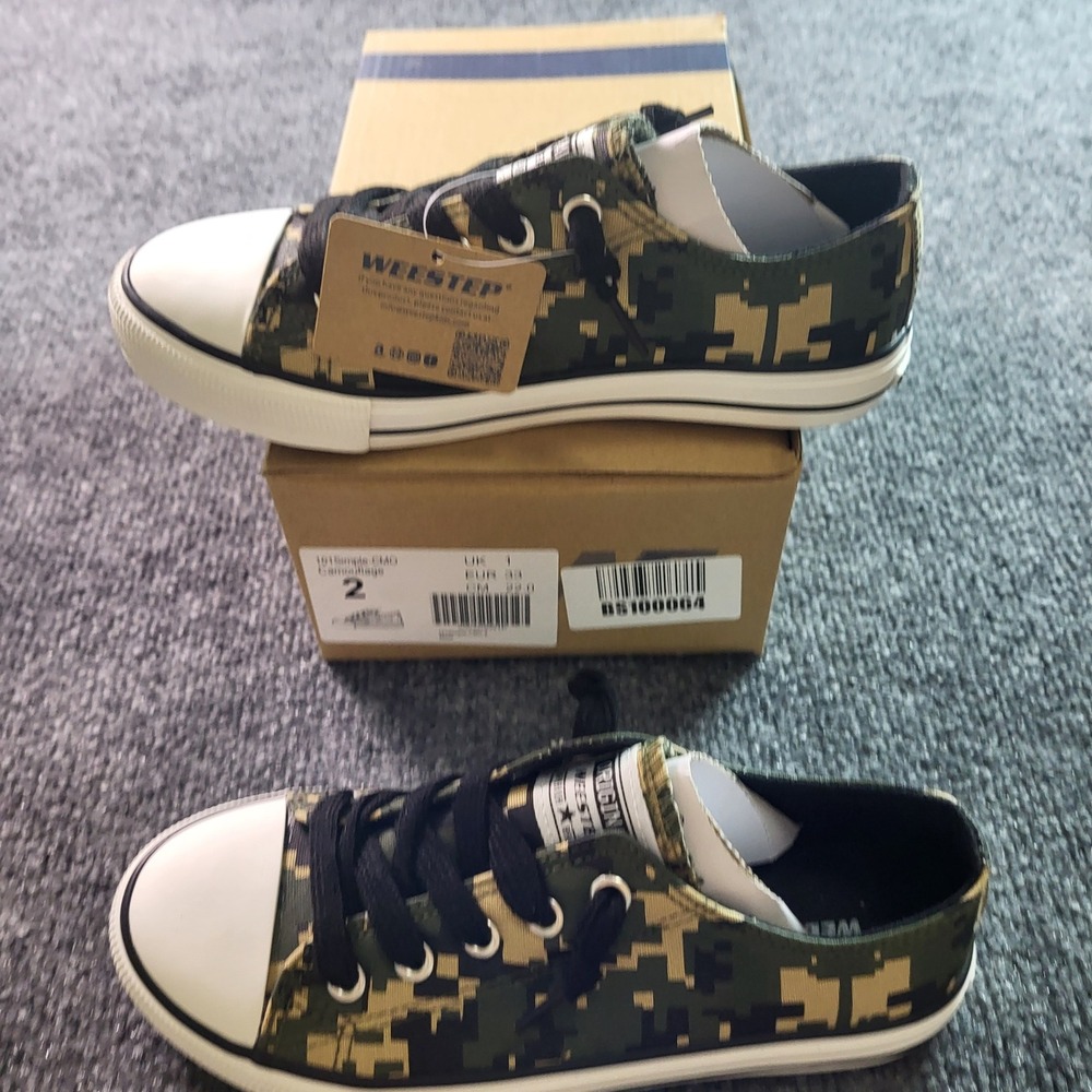 Weestep Kids Camouflage Canvas Sneakers Lace Up Shoes Size EU33‎ US2 New